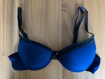 Mooie push up BH van Huit maat 70A donkerblauw met zwart. beschikbaar voor biedingen