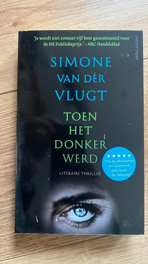 Simone van der Vlugt - Toen het donker werd, Boeken, Thrillers, Nieuw, Nederland, Ophalen of Verzenden