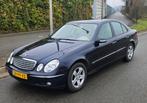 Mercedes-Benz E-Klasse 2.6 E240 Sedan AUT 2005 Blauw, Auto's, Automaat, Achterwielaandrijving, 2597 cc, Bedrijf