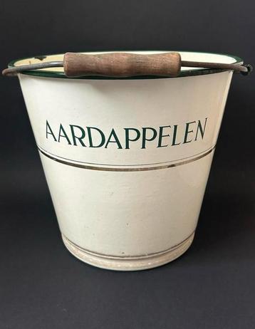 Creme Gekleurde Aardappelen Emmer met Bies beschikbaar voor biedingen