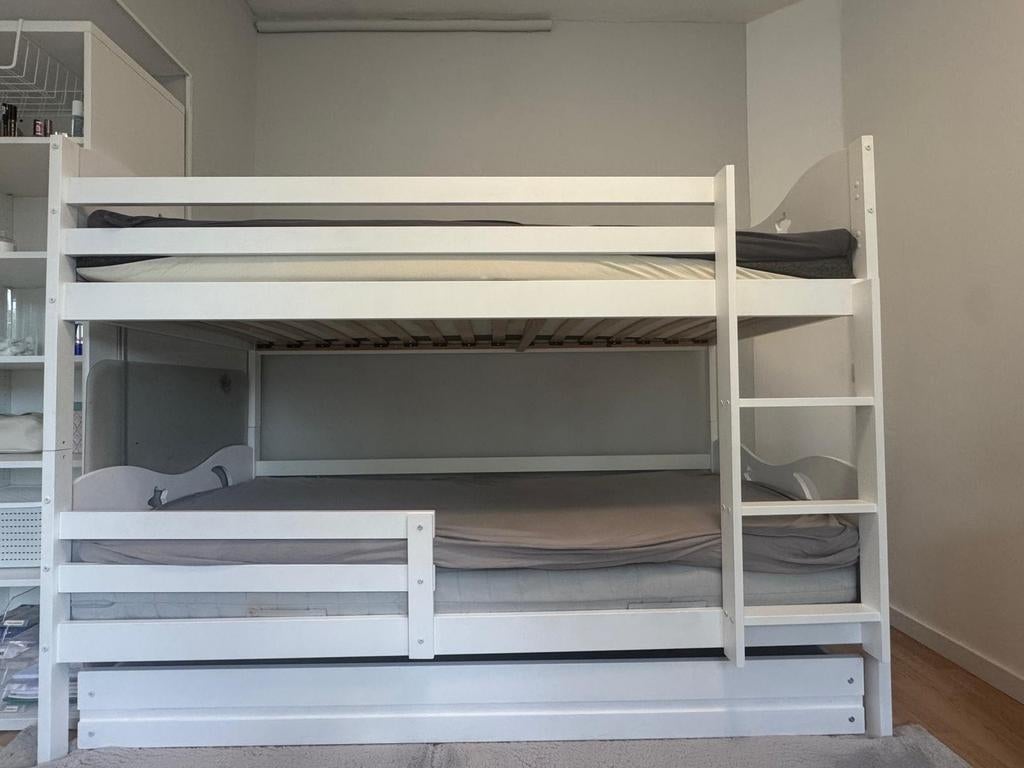 Bed in nette staat, Huis en Inrichting, Slaapkamer | Complete slaapkamers, Ophalen of Verzenden, Zo goed als nieuw, Eenpersoons