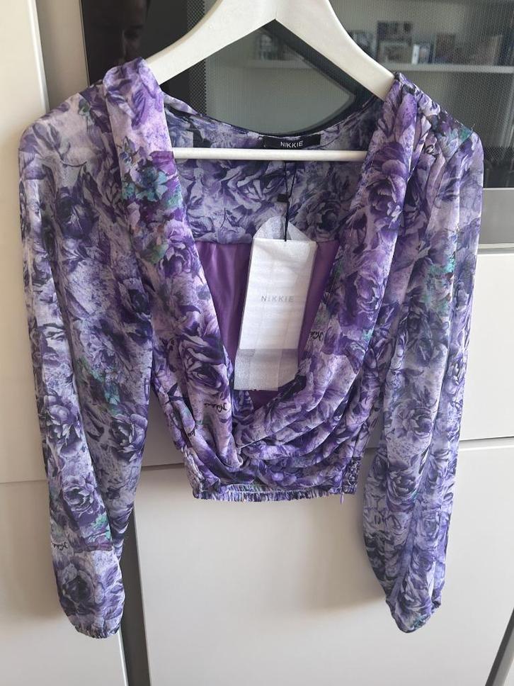 Nieuw! Prachtige Nikkie/ NIKKIE top/ blouse met bloemen, Kleding | Dames, Blouses en Tunieken, Nieuw, Maat 36 (S), Ophalen of Verzenden