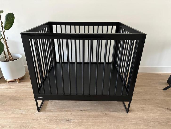 Kidsmill modular box zwart, Kinderen en Baby's, Boxen, Zo goed als nieuw, Vierkant, In hoogte verstelbaar, Boxkleed, Ophalen