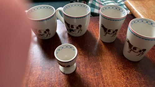 Koeienservies. 4 mokken., Huis en Inrichting, Keuken | Servies, Zo goed als nieuw, Kop(pen) en/of Schotel(s), Overige stijlen