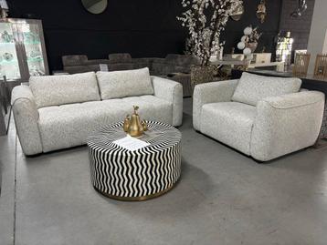 Complete set bank + love seat beschikbaar voor biedingen