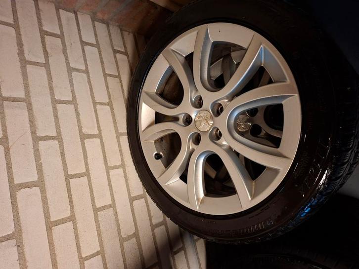 Peugeot wielen 18 inch 9671401880 65.1 banden naar keuze, Auto-onderdelen, Banden en Velgen, Banden en Velgen, Zomerbanden, 18 inch