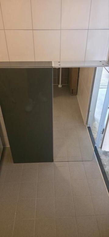 Grote spiegelkast  beschikbaar voor biedingen