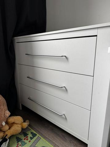 Babycommode beschikbaar voor biedingen