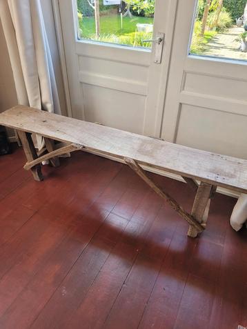 Mooie oud bankje geleefd tv meubel oud hout sidetable  beschikbaar voor biedingen