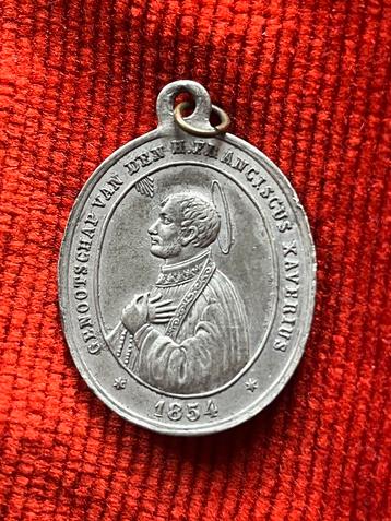 Medaillon Franciscus Xaverius beschikbaar voor biedingen