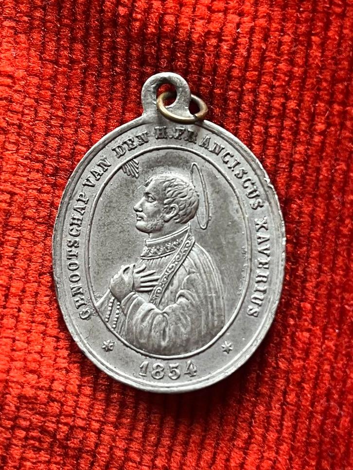 Medaillon Franciscus Xaverius, Antiek en Kunst, Antiek | Religie, Ophalen of Verzenden