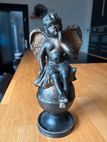 Gietijzeren Engel Beeld - Zwart/Brons beschikbaar voor biedingen