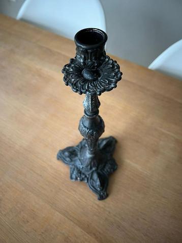 kandelaar, gietijzer beschikbaar voor biedingen