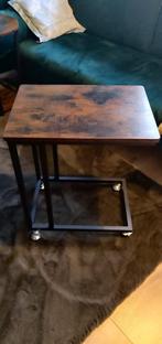 Bijzettafel op wieltjes, Huis en Inrichting, Tafels | Bijzettafels, Ophalen, Minder dan 55 cm, Vierkant, Zo goed als nieuw