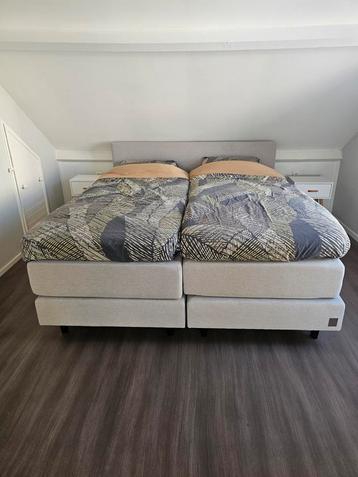 Boxspring 180x200 + Nieuwe Toppers! beschikbaar voor biedingen