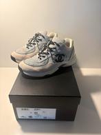 Chanel sneakers zeldzaam 100% origineel, Wit, Ophalen of Verzenden, Chanel, Sneakers of Gympen