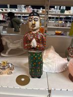 Handgesneden houten beeld – Aziatische vrouw in gebed, Ophalen of Verzenden, Zo goed als nieuw