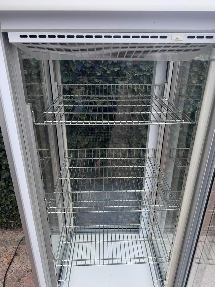 Gebaks of drank koelkasr 200cm, Witgoed en Apparatuur, Koelkasten en IJskasten, Zo goed als nieuw, Zonder vriesvak, 200 liter of meer