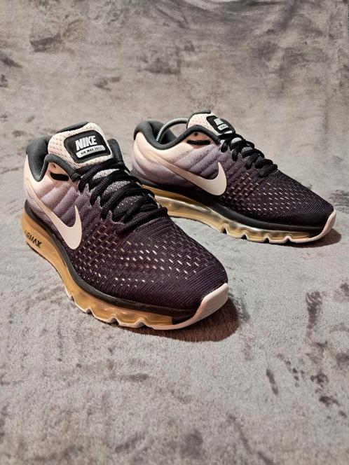 Nike Air Max 2017 - Black & White  Size 37,5, Kleding | Dames, Schoenen, Gedragen, Sneakers of Gympen, Zwart, Ophalen of Verzenden