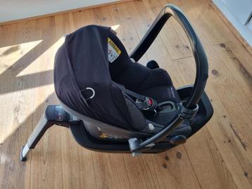 Maxi-Cosi Pebble Plus + 2wayFix base beschikbaar voor biedingen