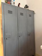 Lockerkast WOOOD, grijs, met 3 deuren en legplanken., Ophalen, Gebruikt
