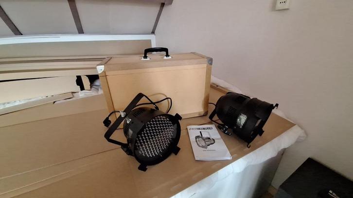 Americain DJ LED Par 56 lampen, 2 stuks, Muziek en Instrumenten, Licht en Laser, Zo goed als nieuw, Licht, Geluidgestuurd, Kleur