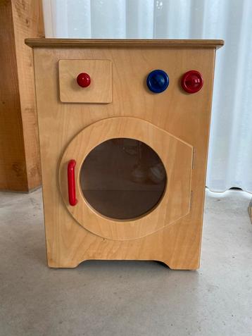 Houten speelgoed wasmachine beschikbaar voor biedingen