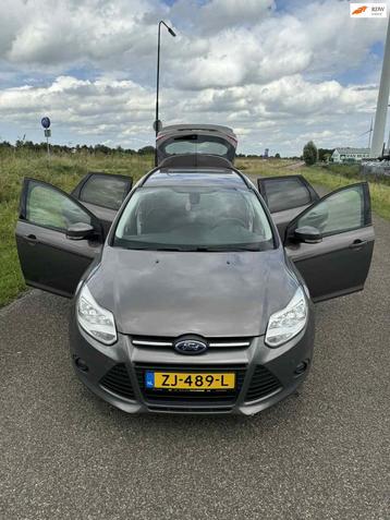 Ford Focus Wagon 1.0 EcoBoost Trend incl apk en garantie ! beschikbaar voor biedingen