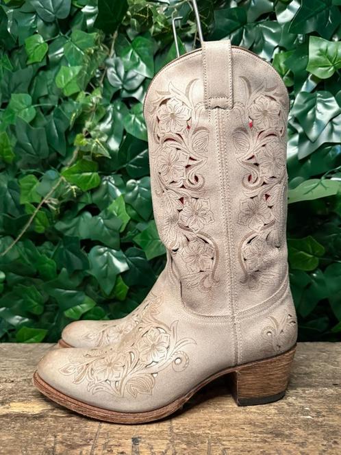Nieuwe super geweldige laarzen van Sendra maat 40, Kleding | Dames, Schoenen, Nieuw, Hoge laarzen, Ophalen of Verzenden