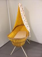 Rotan wieg  met hemel, van rond 1975, Kinderen en Baby's, Babywiegjes en Ledikanten, Ophalen, Gebruikt, Wieg