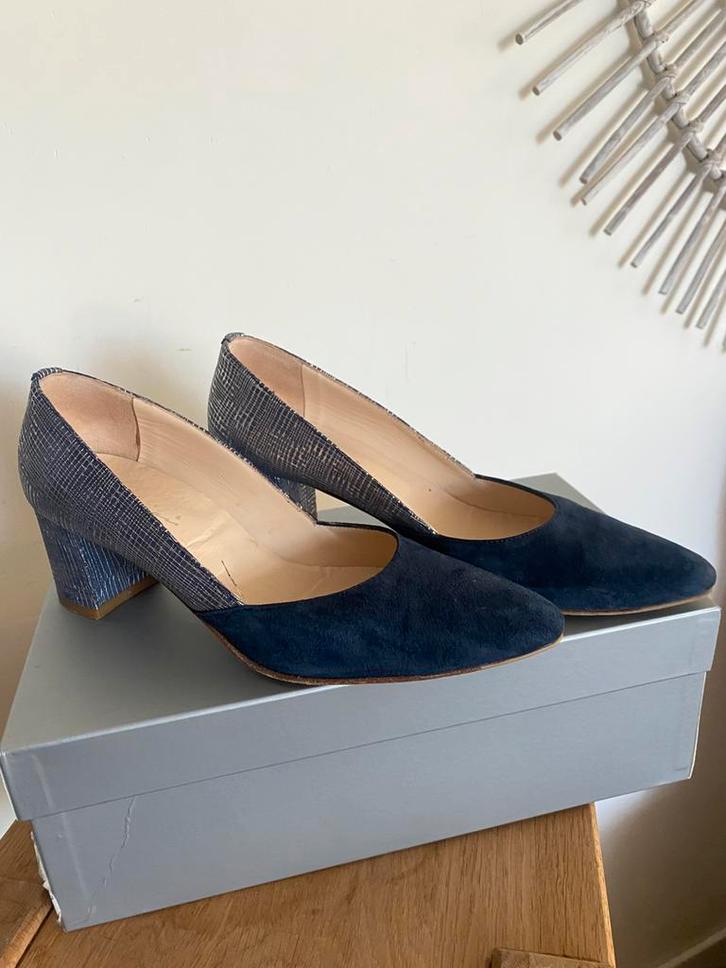 Blauwe pumps Lilian maat 39, Kleding | Dames, Schoenen, Zo goed als nieuw, Blauw, Ophalen of Verzenden