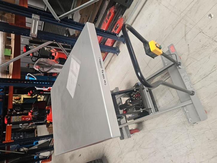 Elektrische in hoogte verstelbare hef tafel 1000 kg, Doe-het-zelf en Verbouw, Werkbanken, Zo goed als nieuw, Ophalen of Verzenden