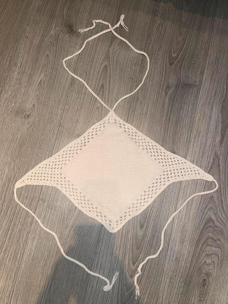 Reinders creme/beige gehaakte halter crop top mt one size, Kleding | Dames, Tops, Zo goed als nieuw, Maat 36 (S), Beige, Zonder mouw