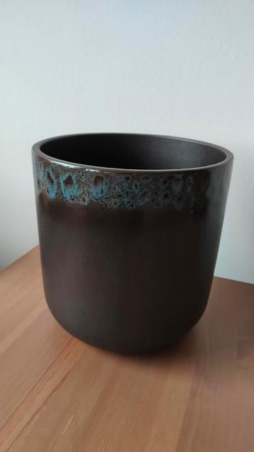 grote stevige bloempot keramiek zwart blauw kerstboom  beschikbaar voor biedingen