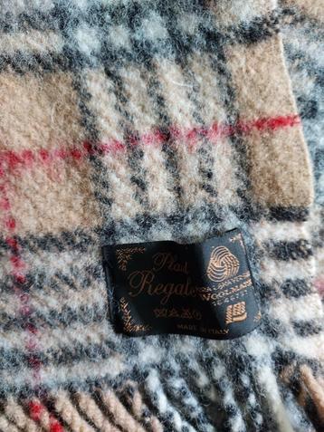 Burberry look plaid beschikbaar voor biedingen
