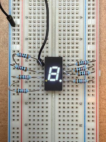 8,5mm hoog, retro LED 7-segment display, wit beschikbaar voor biedingen