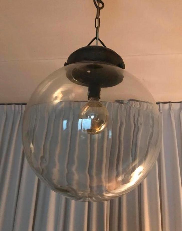2 x grote Flamant hanglampen, Huis en Inrichting, Lampen | Hanglampen, Zo goed als nieuw, 75 cm of meer, Glas, Metaal, Ophalen