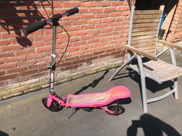 Roze Space scooter