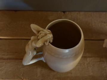 Vintage Erotische bekers Dorothy Kindell beschikbaar voor biedingen