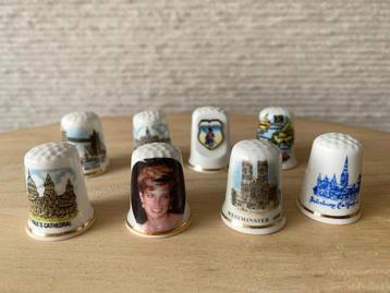 Verzameling vingerhoedjes Engeland souvernirs beschikbaar voor biedingen