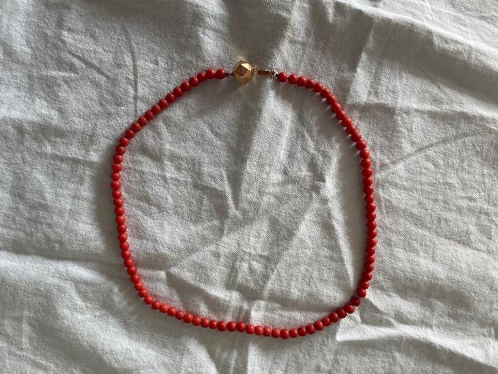 BLOEDKORAAL KETTING met gouden slot - WD014, Sieraden, Tassen en Uiterlijk, Antieke sieraden, Ketting, Goud, Met edelsteen, Verzenden