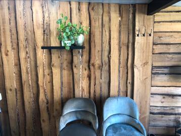 Lariks houten planken met schors beschikbaar voor biedingen