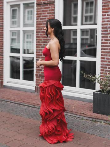 Henna / avondjurk beschikbaar voor biedingen
