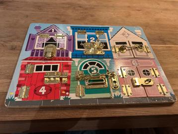 Melissa en Doug Activiteiten Bord - Fijn Motoriek beschikbaar voor biedingen