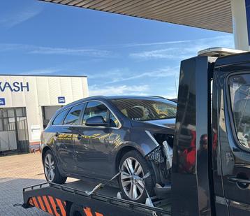 Gezocht : voorbumper Opel Astra J kleur GAL beschikbaar voor biedingen