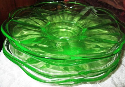 8 Borden waarsch.Luxval Val Saint Lambert groen vaselineglas, Antiek en Kunst, Antiek | Glas en Kristal, Ophalen of Verzenden