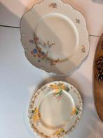 Twee Retro Bordjes met Bloemen, Ophalen of Verzenden, Zo goed als nieuw, Bord(en), Overige stijlen