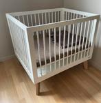 Kidsmill Sixties Box mat wit met natural Eiken poot, Kinderen en Baby's, Boxen, Ophalen, Zo goed als nieuw