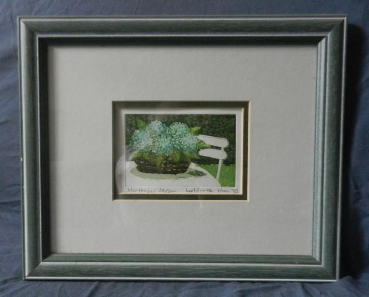 Leuke kleurenets Hortensia op tafel Laetitia de Haas 1993, Antiek en Kunst, Kunst | Etsen en Gravures, Ophalen of Verzenden