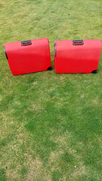 Charlton koffers beschikbaar voor biedingen